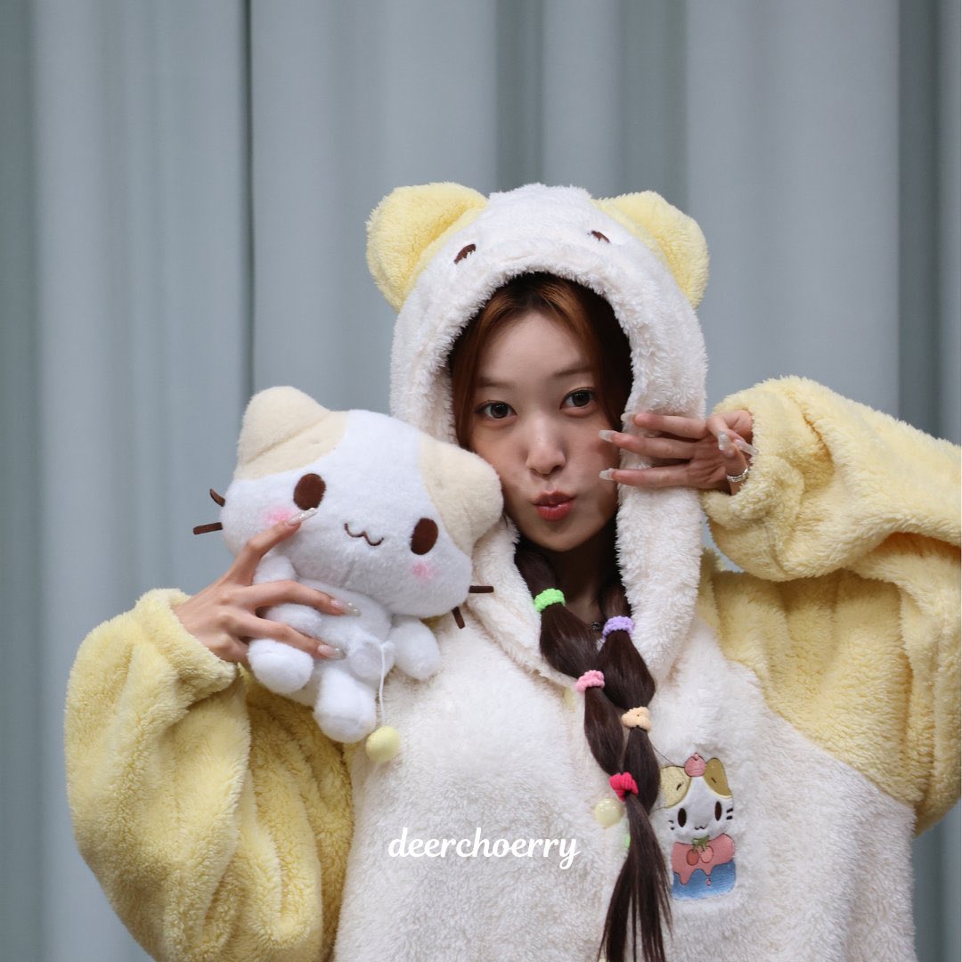 arrrrtms's tweet photo. choewon <333 https://t.co/khJDtxAbug
