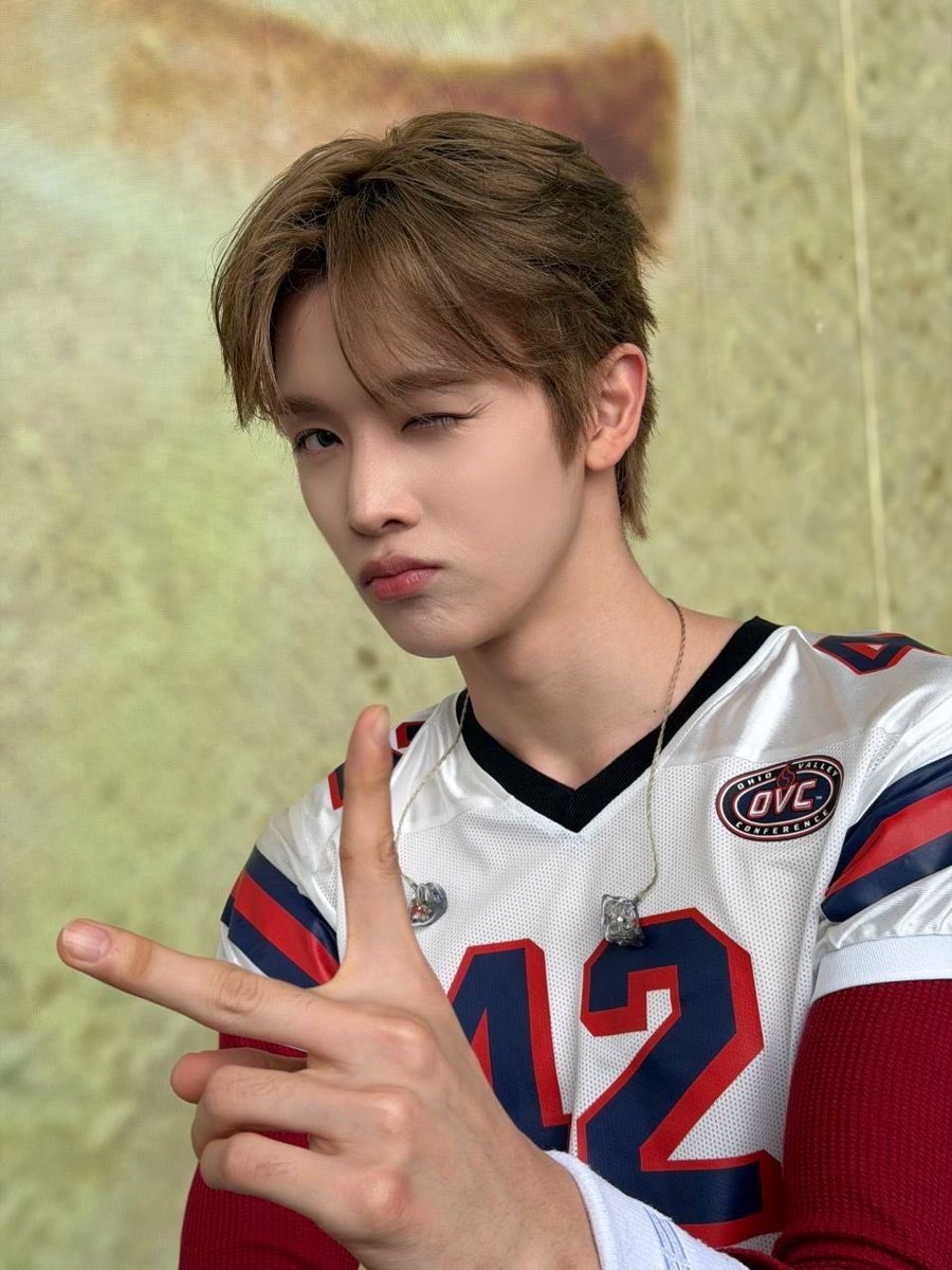 riizetalk's tweet photo. 🦌💭 • 260920
[11:07 PM KST] 

the atmosphere at the festival today was good and the weather was good too ㅎ 

the lake scenery was pretty https://t.co/qUYF9pxFGe