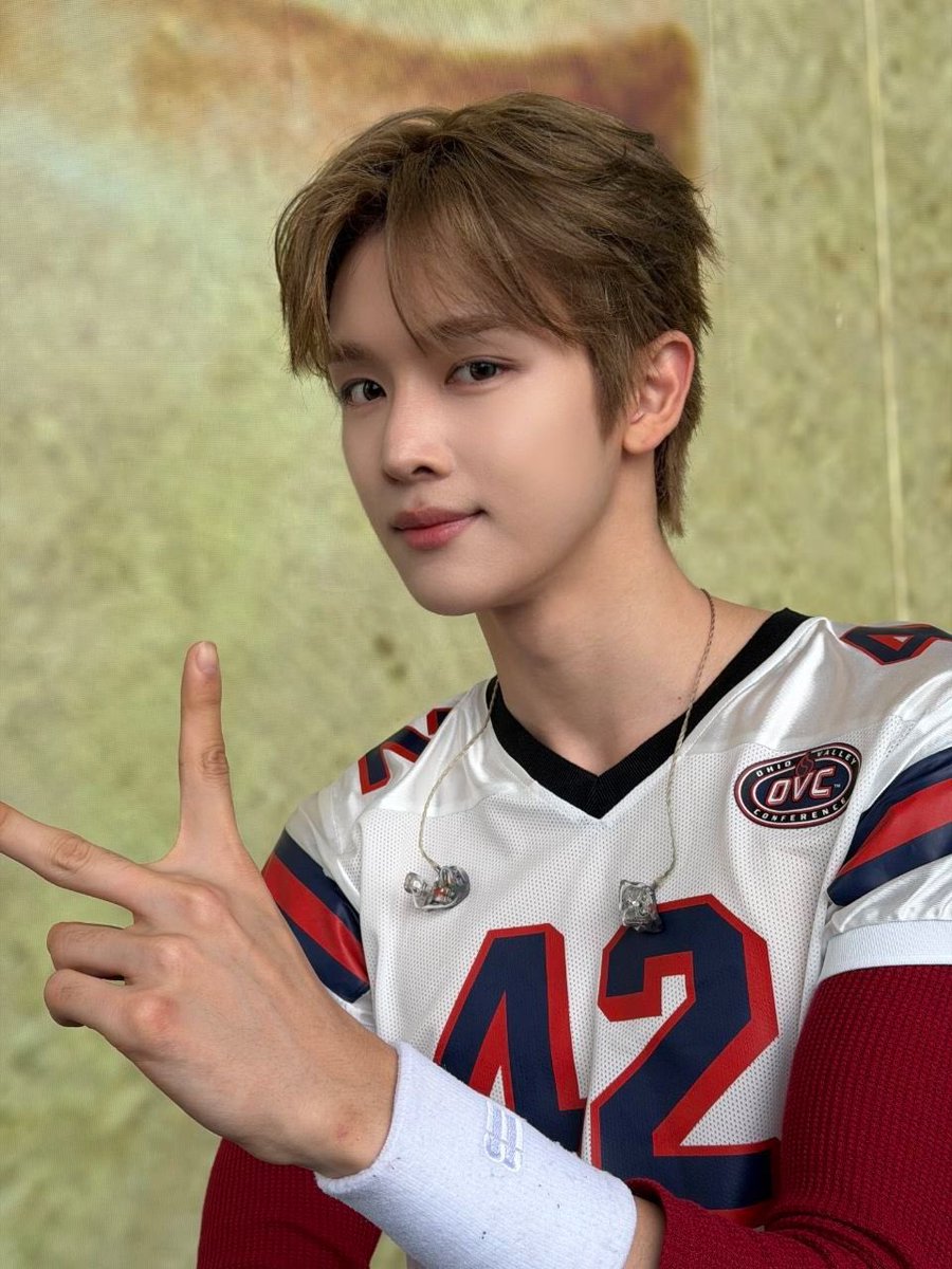 riizetalk's tweet photo. 🦌💭 • 260920
[11:07 PM KST] 

the atmosphere at the festival today was good and the weather was good too ㅎ 

the lake scenery was pretty https://t.co/qUYF9pxFGe