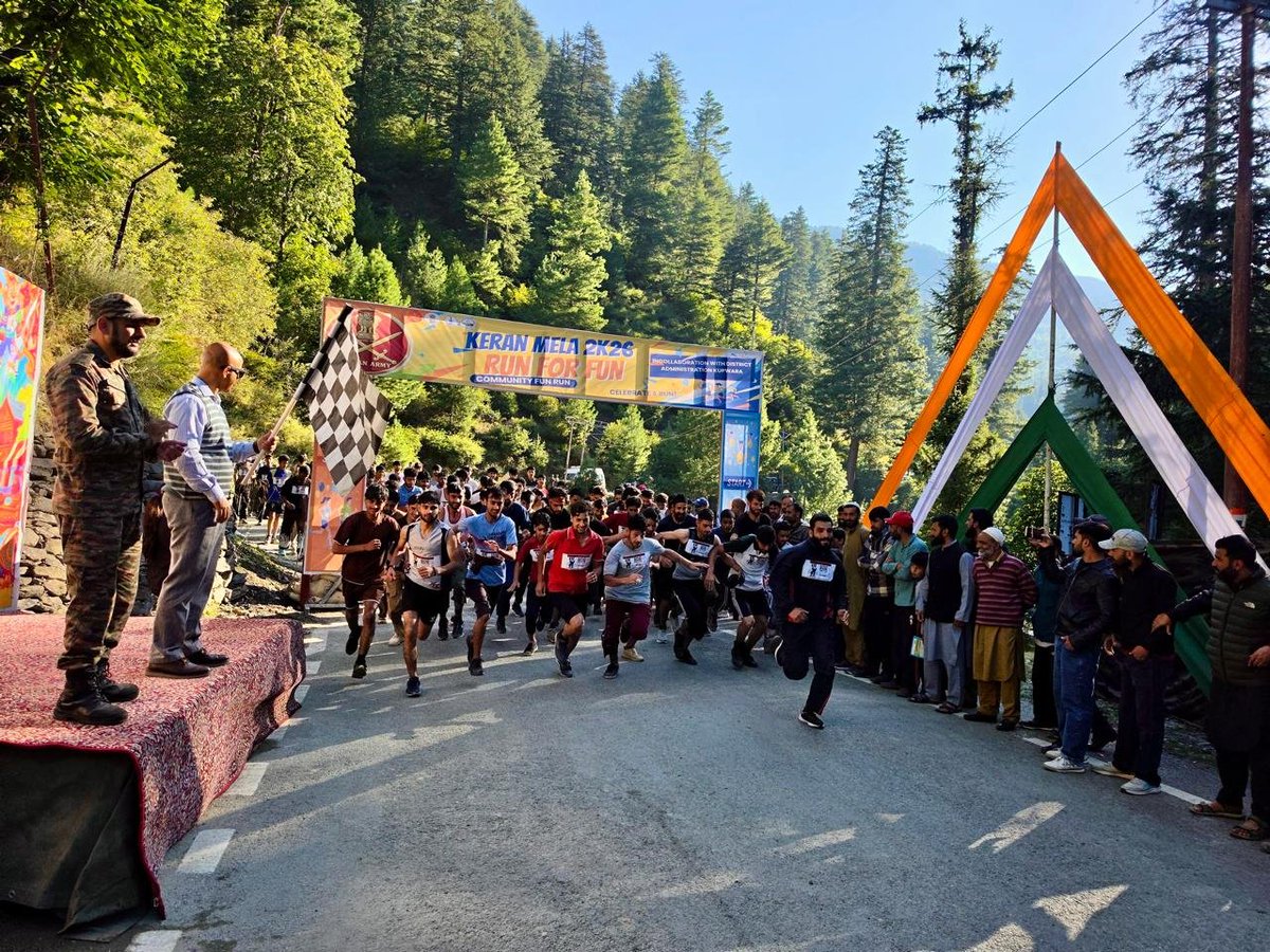 infokupwara's tweet photo. 🏃‍♂️🇮🇳 Keran Mela 2026 | Day 15

A 10-km “Run for Fun” from Kundian to the iconic Rooh-e-Hind Flag Site, Keran, witnessed enthusiastic participation from local youth, senior citizens and runners from across J&amp;K.
#KeranMela2026 #RunForFun 

@Shrikant_2191
@dckupwara
@diprjk https://t.co/rdw6Ka4kk2
