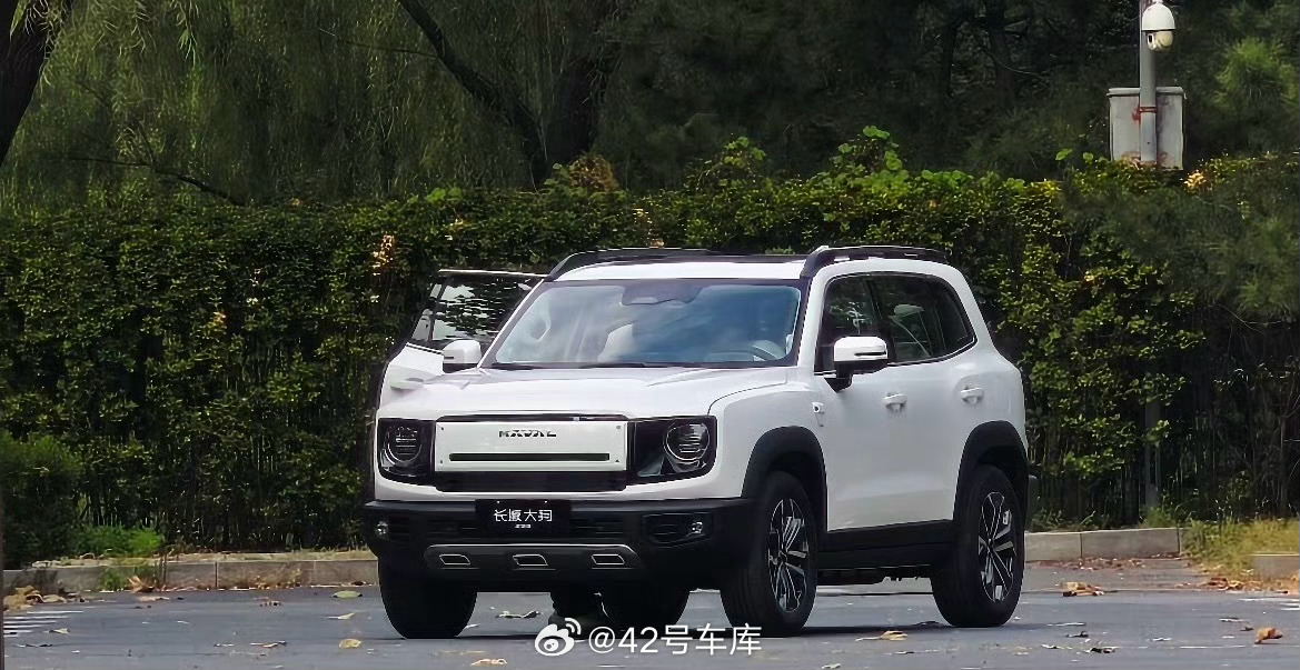 42HOWAuto's tweet photo. New uncamouflaged spy shots of the Haval Big Dog have surfaced. Honestly, they make us miss the handsome “old dog” a little. https://t.co/JPywGbHmm8