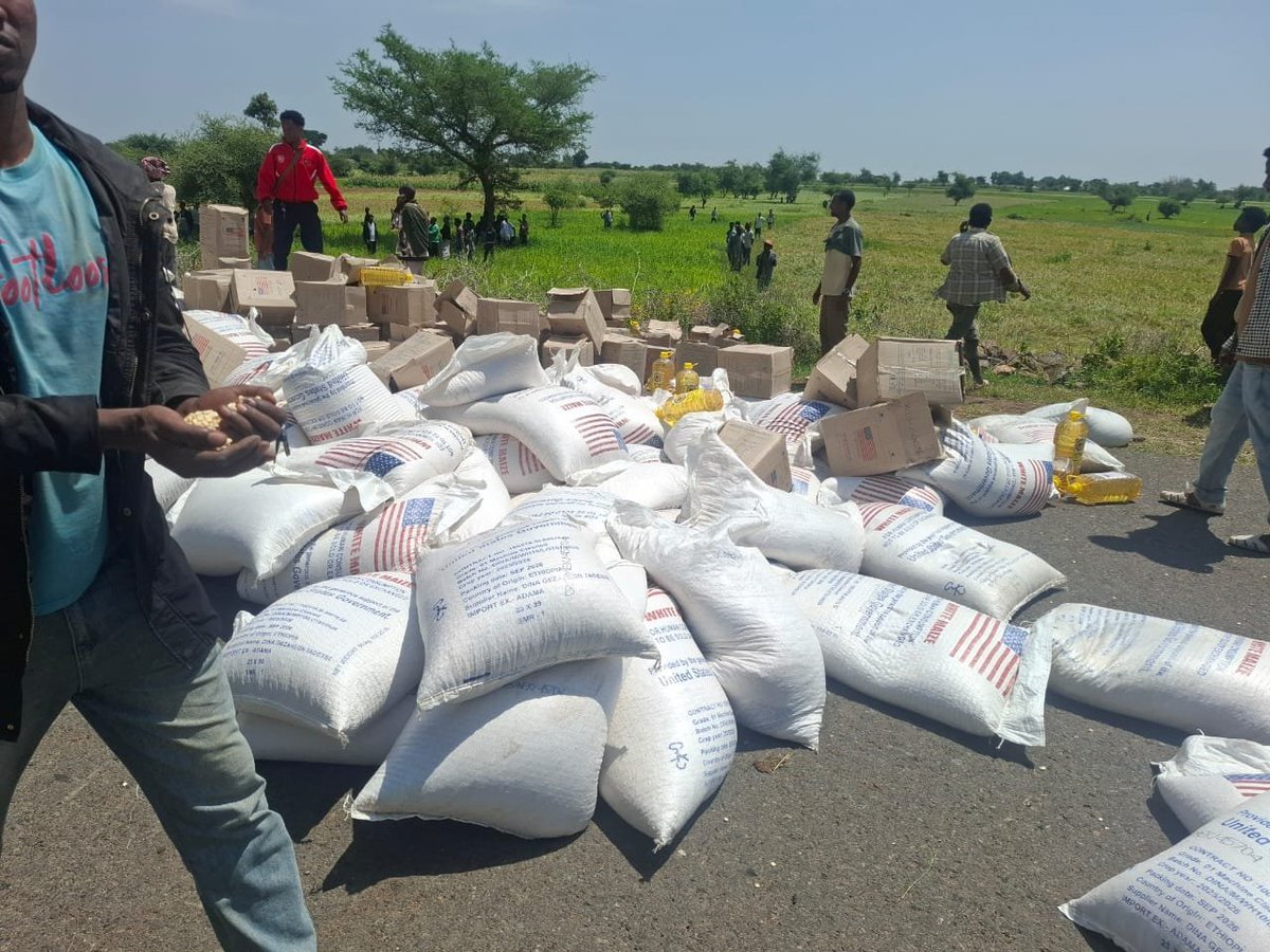 getish_desta's tweet photo. 📢 #Tigray Update:

Today,September 20,2026,a drone strike carried out by the Federal Government of🇪🇹Ethiopia targeted a humanitarian aid vehicle traveling from Adi Nebried to Adi Daero,near the Crecher site in Northwestern Tigray.

#Tigray #StopBombingAID

@hrw @CNN
@coe @UN @AP https://t.co/yR5T89Ko3R