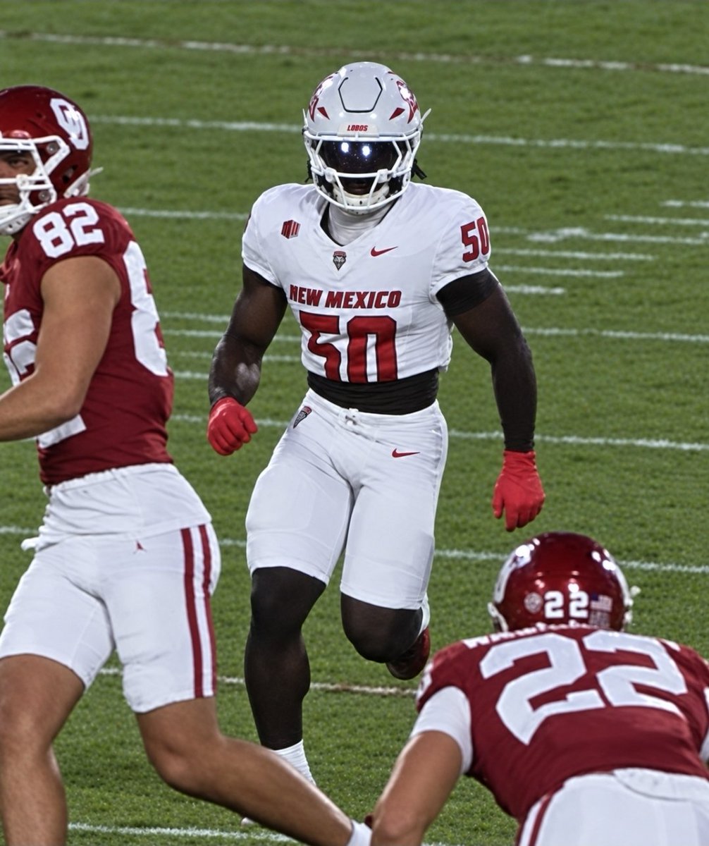 RicklanHolmes's tweet photo. @R1cklanHolmesII making plays against @SoonerFootball
#BuiltByHisExamples
#DrivenByHisPurpose
#WolfStatus
#RealOnes26
#GoLobos
#ProudDad
@UNMLoboFB
@UNMLOBOS https://t.co/OFMs4VKEq0