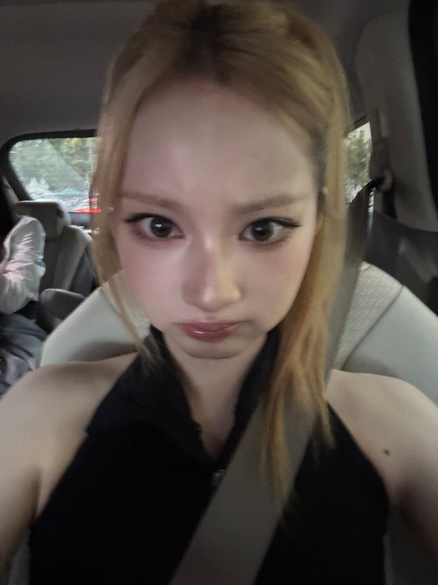 eorzwn's tweet photo. 아제발미녀통 https://t.co/riBg63GjP7