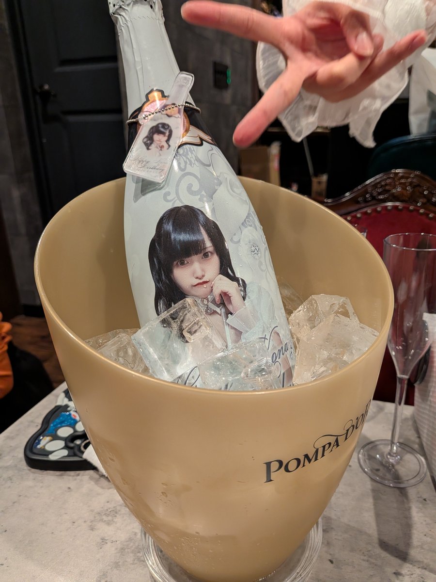 i8ju52's tweet photo. 自らのリアバから一夜明けた１９日(土)、再訪の #メルティメア で行われたのは✨こなちゃんバースデーEv.✨

昨今のりぷフレンド界隈で、こなちゃ人気急上昇中💞というトピックがありながら、ＳＷ突入で帯同はお預け…しかし推し表明諸氏の想いを背負って切り込み隊長参上🐾フードも旨し、おめでたし🐻 https://t.co/lKv3OYyUK4