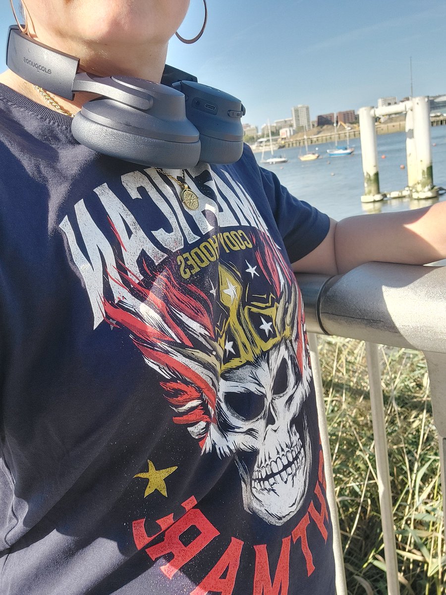 jess_walton24's tweet photo. Sunny Sunday afternoon walks in one of my fave tshirts ๐ #codyrhodes #wwefan #wweuk #london @CodyRhodes https://t.co/x22hpbUS8r