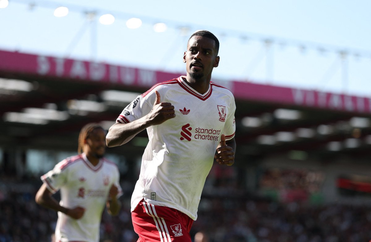 premierleague's tweet photo. Finding his goalscoring touch.

Fourth of the season for Alexander Isak 🔴 https://t.co/xaLVIPBd0W