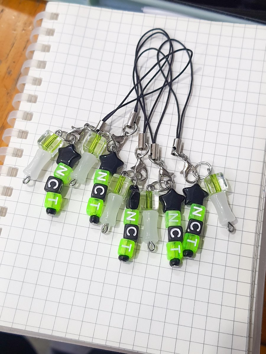 dontskipabeads's tweet photo. ✨️💚 โปรเร่งด่วนนนนนนน ไฟลุก❤️‍🔥❤️‍🔥❤️‍🔥

— มินิบง 💚✨️✨️
10เส้น 150บาท

+ เส้นละ10บาท เพิ่มตัวอักษรได้ 3ตัว

🚫ไม่มีแพคเกจ🚫

เวลาผลิต 5-10วัน ตามคิว
ราคานี้รับถึงสิ้นเดือนกันยานี้!!!
#รับทำgiveaway #รับทำของแจก
#NCT127_5TH_NEOCITY_BANGKOK_THE_REDLINE #NCT #NCT127 https://t.co/enq5LN2gJu