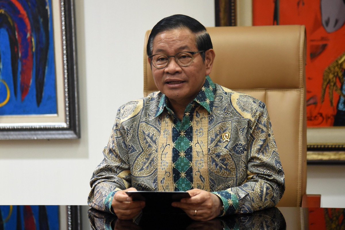 LambeSahamjja's tweet photo. gubernur dki pramono anung ajak investor asing bangun jakarta:
- dia tawarin 37 proyek pengembangan kota senilai 124,25 triliun
- disampein di forum u20 mayoral plenary di new york
- investasi masuk ke jakarta udah 10,5 miliar dolar as cuma dalam 6 bulan https://t.co/p6kLw4M6Bb