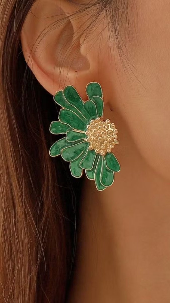 AsianetNewsSN's tweet photo. Floral Stud Earrings: ನೋಡಿದ್ರೆ ವಾವ್ ಅನ್ನಿಸುವ ಫ್ಲೋರಲ್ ಸ್ಟಡ್ ಇಯರಿಂಗ್ಸ್ ಡಿಸೈನ್ಸ್
Click for Complete Details: https://t.co/tynXevUbkP
#fashion #jewellery #designs #earrings https://t.co/3Rd3TyYMko