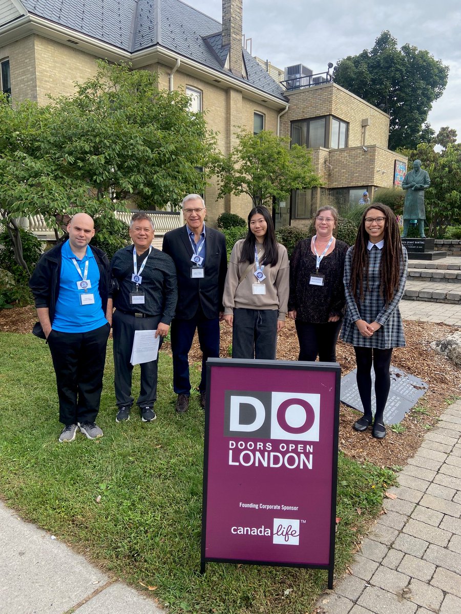BantingHouse's tweet photo. Volunteers at the ready for Doors Open London - Day 2. First guests 9:59am - visitors from Saskatchewan passing through #ldnont! #BantingHouse #thisplacematters #banting #insulin #diabetes #museums #CDNHistory #histmed #LdnMuse #explorelondon #tourism
@tourism_london https://t.co/hVqJuA00yh