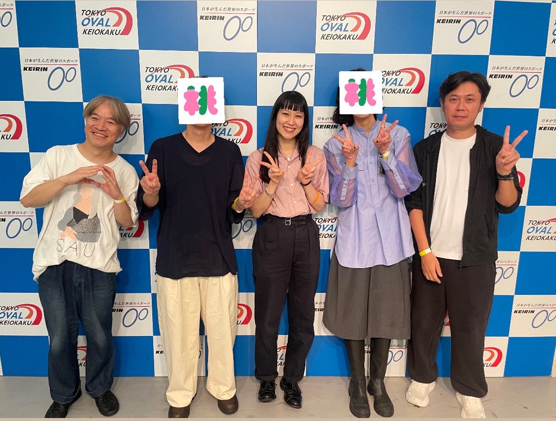 AKIRA_ShonenKB's tweet photo. 私の生きがい、大好きなPodcast番組の桃山商事のみなさんと
#パンと音楽とアンティーク　専門学校ステージにて公開収録風対談させていただきました！

もう本当に感無量でニヤニヤが止まらず…(スタッフにもデレデレしてたねって言われた)

表現活動の専業と兼業を巡る座談というテーマでお話しました https://t.co/Rfsryte1v0