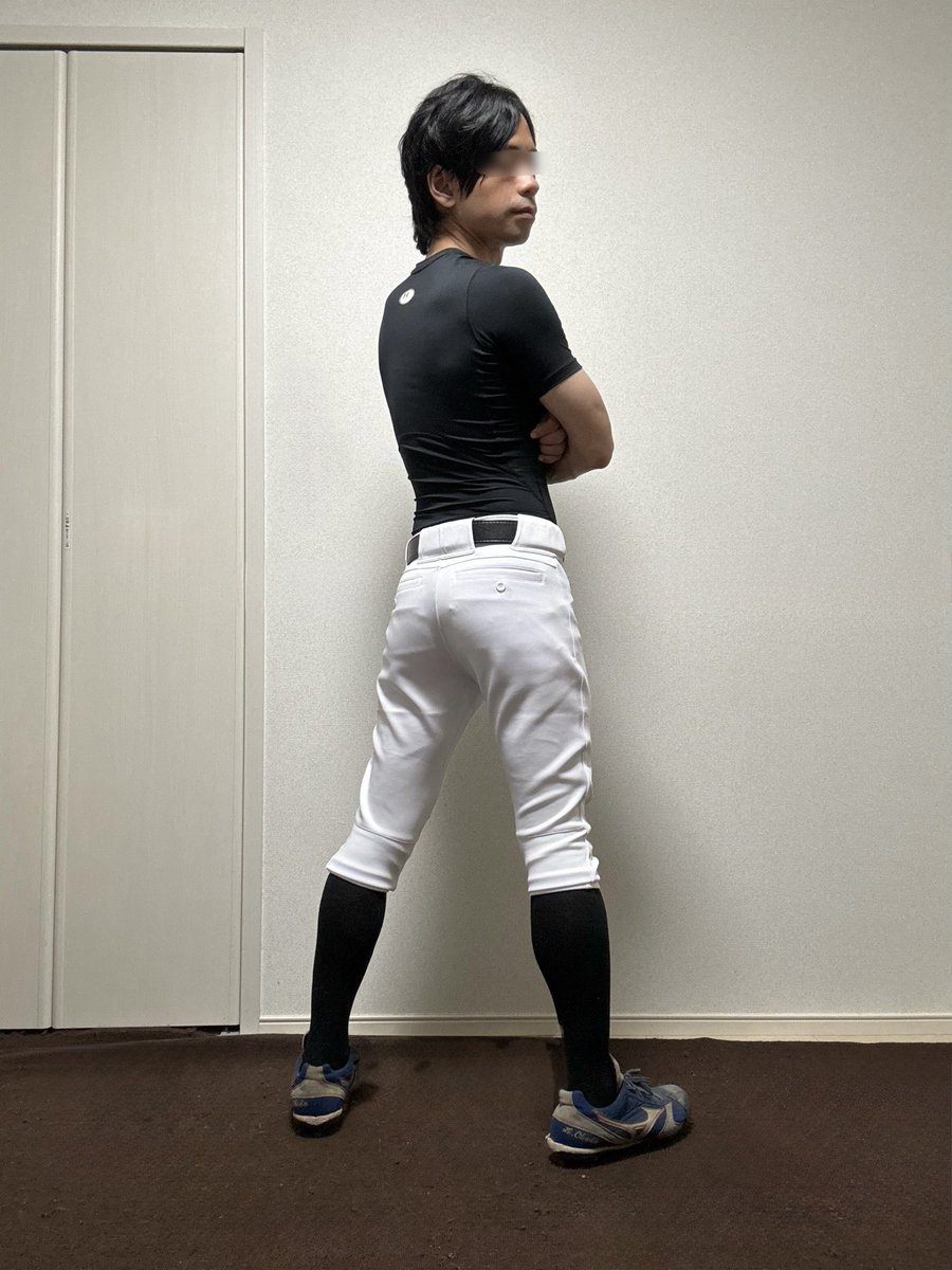 takyakyu08's tweet photo. こんばんはー🌉
痩せてからユニ着るように
なったんですけどSサイズでも
若干大きかったので
ジュニアの160を着てみました⚾️

なんかスベスベしてていい感じでした😊 https://t.co/JOuUqmJfVJ