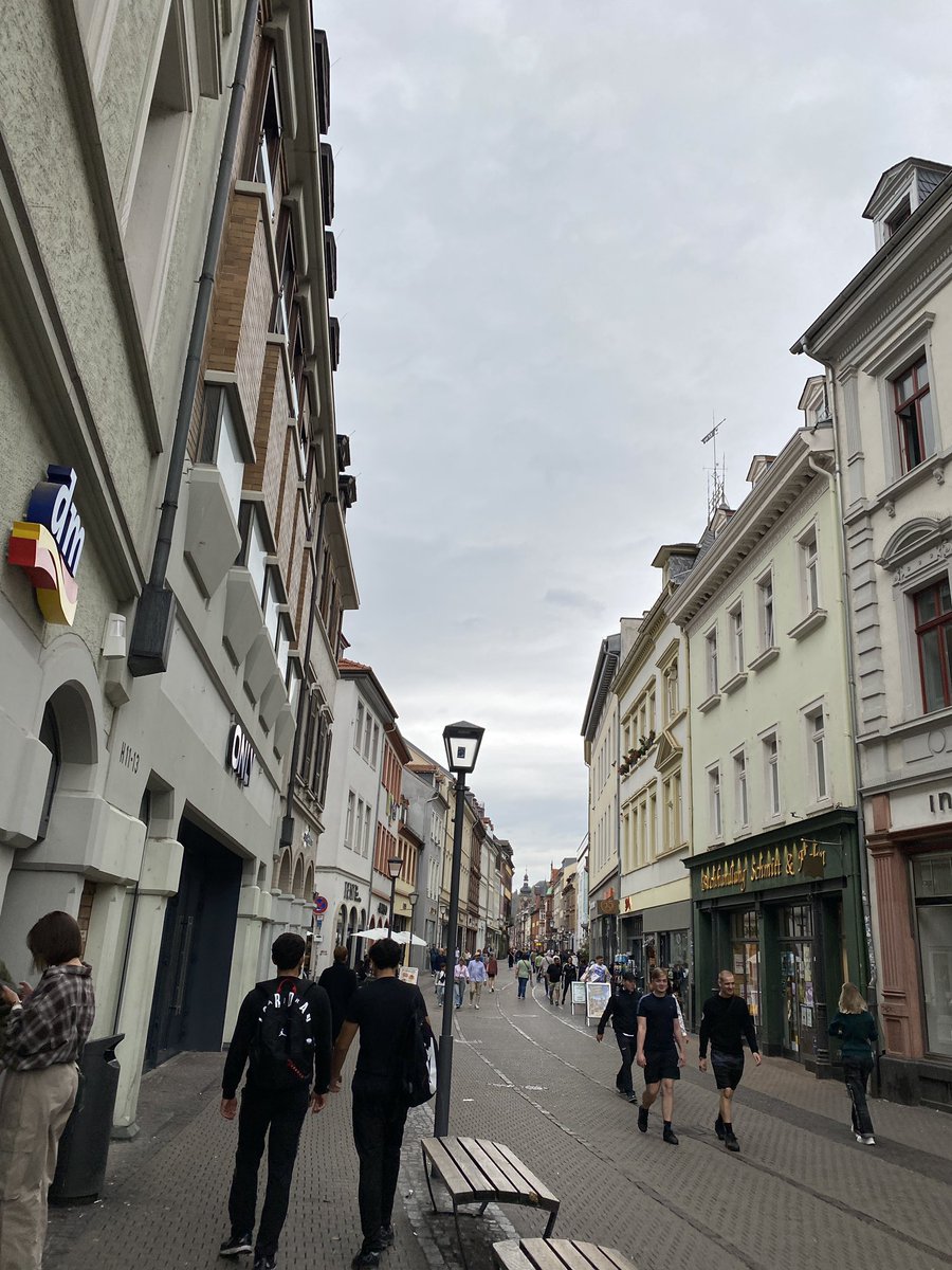 1mbaki's tweet photo. hava kapalı diye heidelberg bile boka benziyo güneş büyük nimet valla kışçılarda tahta eksik https://t.co/9iGWiFmmEv