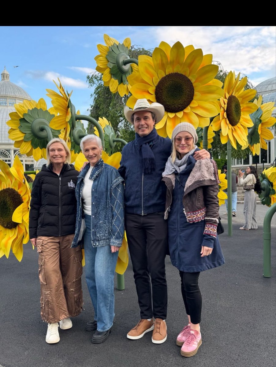 mayemusk's tweet photo. Happy birthday @kimbal 🎂🎉🎉 Thank you for 54 years of joy. Love you so much.🥰🥰🥰 https://t.co/MINNphweak