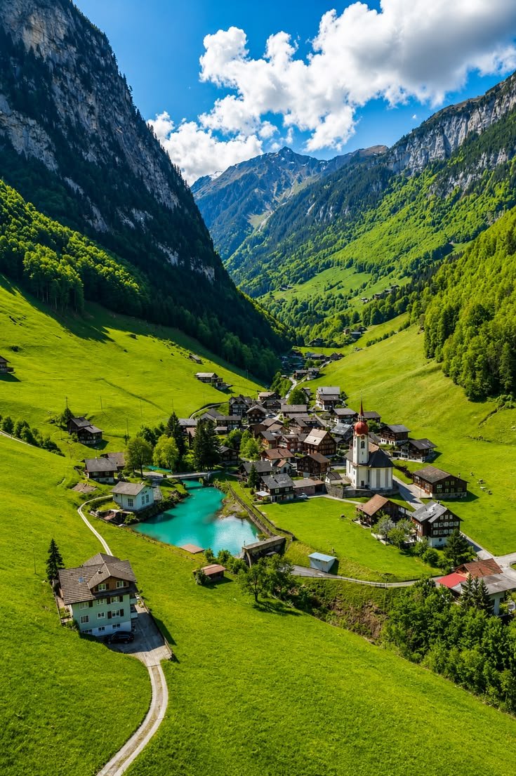 TravelBucketX's tweet photo. A beautiful village in Swiss Alps 🇨🇭 https://t.co/FKrCQt84P3