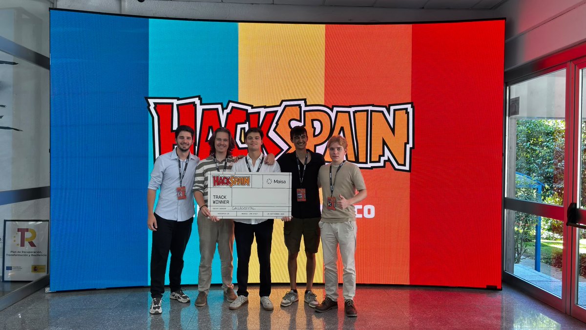 martin_dife's tweet photo. Gracias a @maisaAI_ por confiar en nosotros y en nuestro proyecto en @hackspain26 🫡❤️

Un saludo al mejor equipo que podría pedir para un evento como este @martinhdeezX @JinskuKripta @mateo19182

Galicia calidade (y un abrazo a carlos, nuestro polizón de Madrid) https://t.co/hNlhizHe84