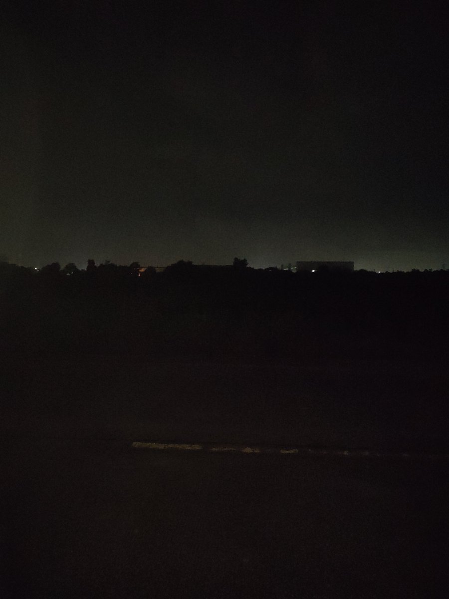 artamata3's tweet photo. คืนนี้ทำไมเงียบจัง���ลยคราบบบ ฝนก็ไม่ตก ลมก็ไม่มี ยุงก็ไม่เยอะ แต่ทำไมเงียบจัง  ยังไม่นอน ออกมาด่วนนนนน
 รฟฟ ตอนนี้ https://t.co/MCSgZXQg9r