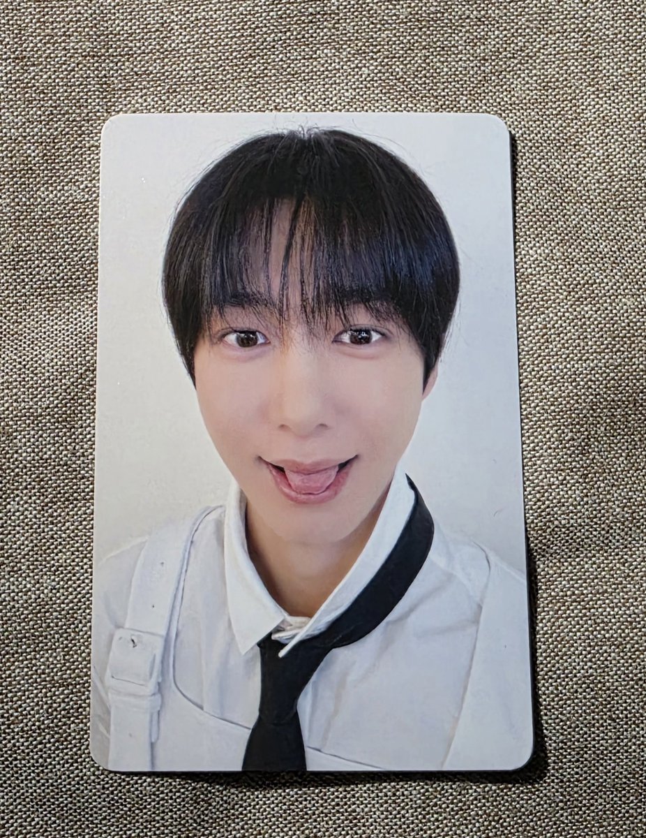BEBE03010126's tweet photo. @imymemine26 検索より失礼致します。
タワレコ特典のヒョンウォンとジュホンの交換は可能でしょうか？ https://t.co/dCH9EGCxSM