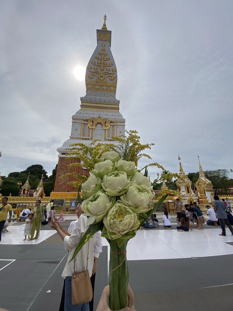 Fxilmmmmm's tweet photo. ทำบุญบ้างไรบ้าง5555 #นครพนม #นครพนมในเมือง https://t.co/SJQpFgU3Fd