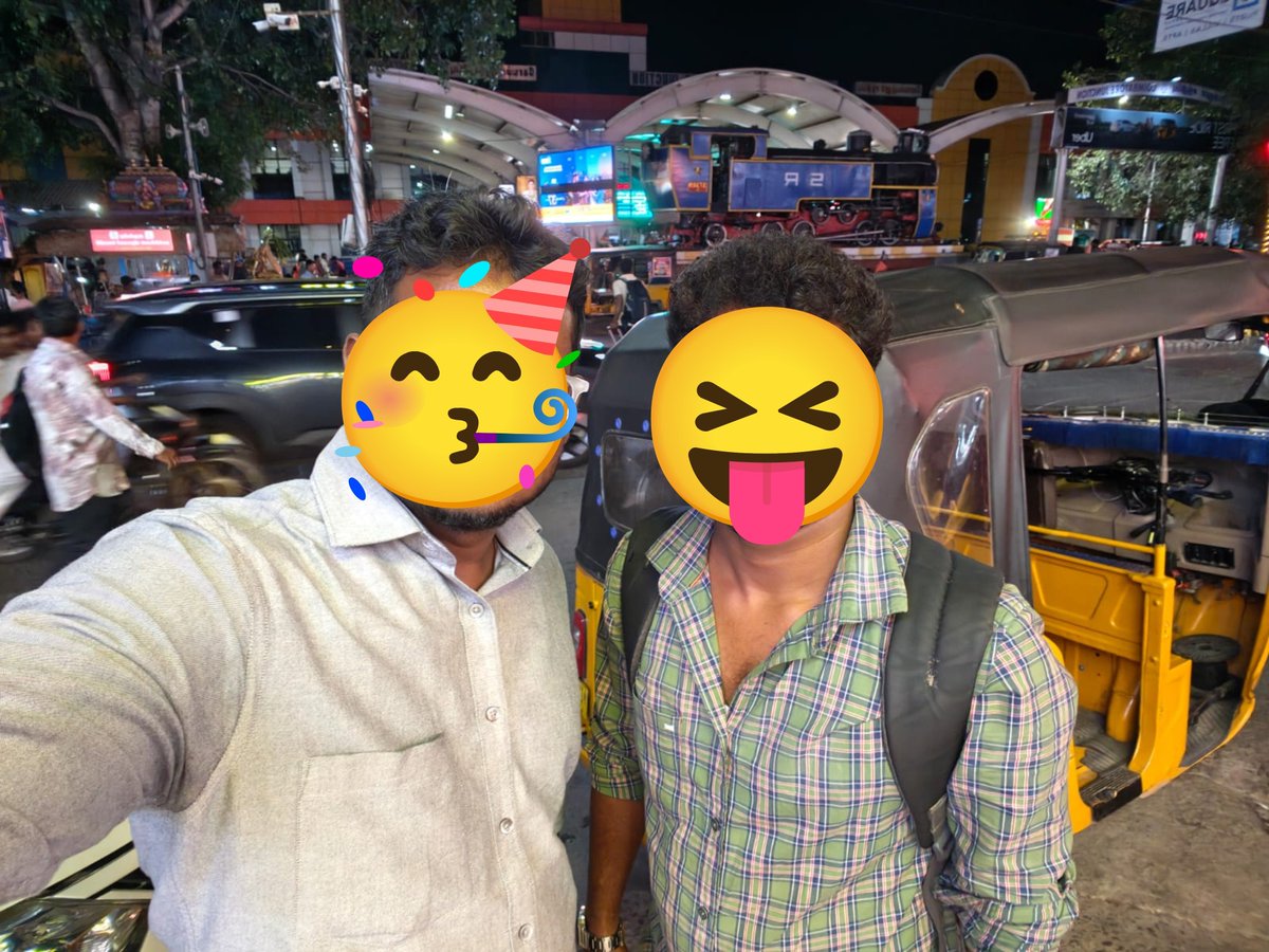 poriyalan18's tweet photo. தலையாரி மாமாவுக்கு பொண்ணு கேட்க போன இடத்தில்  @ilayapallawan மாமாவுடன் ஒரு இனிய சந்திப்பு https://t.co/ymi3PqID6Q