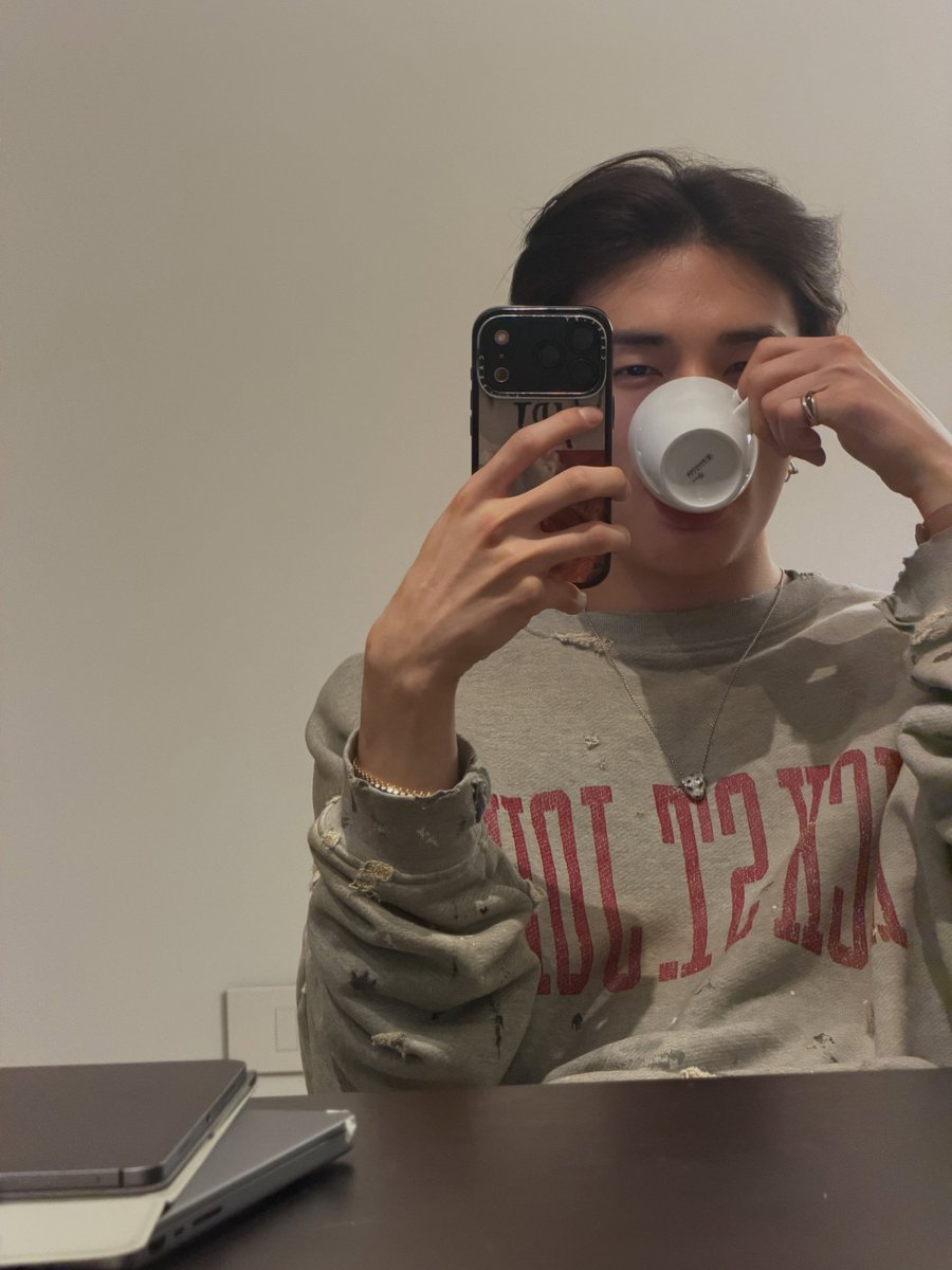 StrayKidsGlobal's tweet photo. [hynjinnnn IG UPDATE] (1/5)

@Stray_Kids #StrayKids #스트레이키즈 #スキズ #Hyunjin #현진 #ヒョンジン https://t.co/OMJOAP15TA