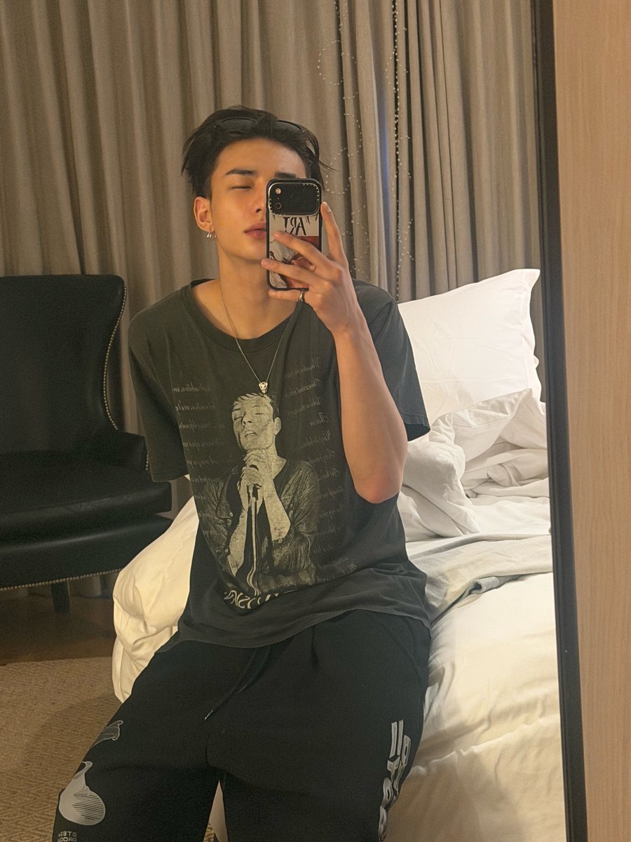 StrayKidsGlobal's tweet photo. [hynjinnnn IG UPDATE] (1/5)

@Stray_Kids #StrayKids #스트레이키즈 #スキズ #Hyunjin #현진 #ヒョンジン https://t.co/OMJOAP15TA