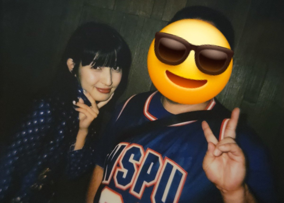 tsuno5249's tweet photo. 誕生日ガールのノンちゃんとチェキ✨

服のカラーも今日はノンちゃんカラーを意識しました😁

会って顔見た瞬間名前呼ばれるのは何気に嬉しいのだよ

お誕生日おめでとう🎉

#ギャンパレ大阪
#キャ・ノン https://t.co/mPWDquVxof