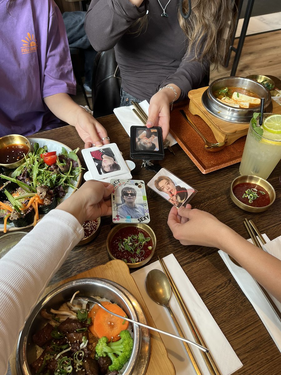 H0ESOFCARDS's tweet photo. Pre concert meal with moots 😋💚 (we are in belgium) #NCT127_5TH_NEOCITY_THE_REDLINE_in_CINEMAS https://t.co/87UYauovF3