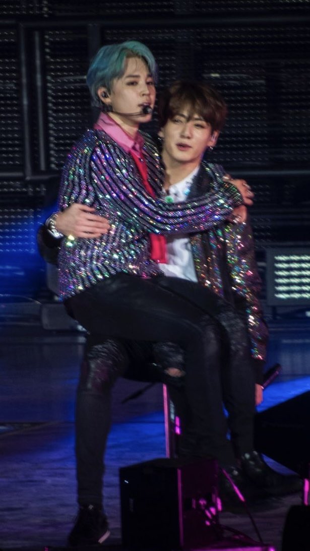 breadbts's tweet photo. not letting y'all forget one of the most iconic jikook moments in the entire history of jikook's existence https://t.co/FGH4YJs1zc