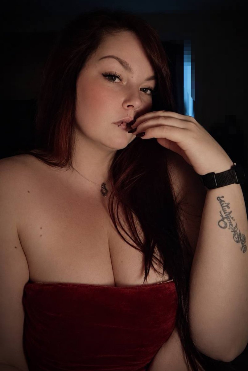 QueenLexy98's tweet photo. Ich brauche dein Geld nicht. Aber ich will es – einfach weil mir der Luxus besser steht als dir👑🔥
Und jetzt wird nicht lang geredet: Wer bezahlt mir heute mein Abendessen?  30. 😜🫰

#findom #finsub #paypig #workship #goddess https://t.co/NhGFkoONZn