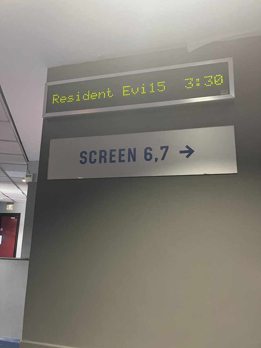 leonkisser67's tweet photo. resident evil showing at 67 https://t.co/igv1HNudEt