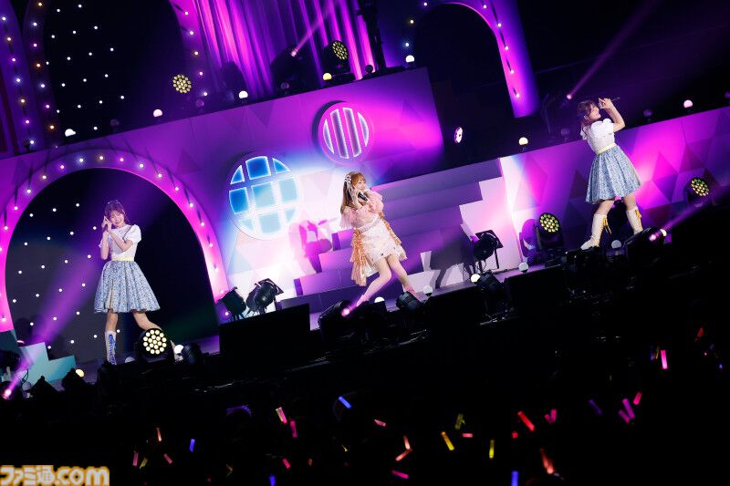 famitsu's tweet photo. 『アイマス ミリオンライブ！』14thライブDAY2このみ＆莉緒主演公演リポート。このみの、莉緒の物語を鮮やかに描くセットリスト。最後は誰もが予想しなかったサプライズが……
https://t.co/d76flxZ7Bv

まさかのダブルアンコールならぬ二次会という最初から最後までこのみ＆莉緒らしさ溢れる公演に。 https://t.co/6BFGz2IhIW