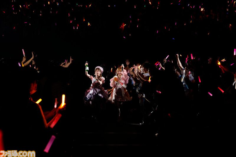 famitsu's tweet photo. 『アイマス ミリオンライブ！』14thライブDAY2このみ＆莉緒主演公演リポート。このみの、莉緒の物語を鮮やかに描くセットリスト。最後は誰もが予想しなかったサプライズが……
https://t.co/d76flxZ7Bv

まさかのダブルアンコールならぬ二次会という最初から最後までこのみ＆莉緒らしさ溢れる公演に。 https://t.co/6BFGz2IhIW