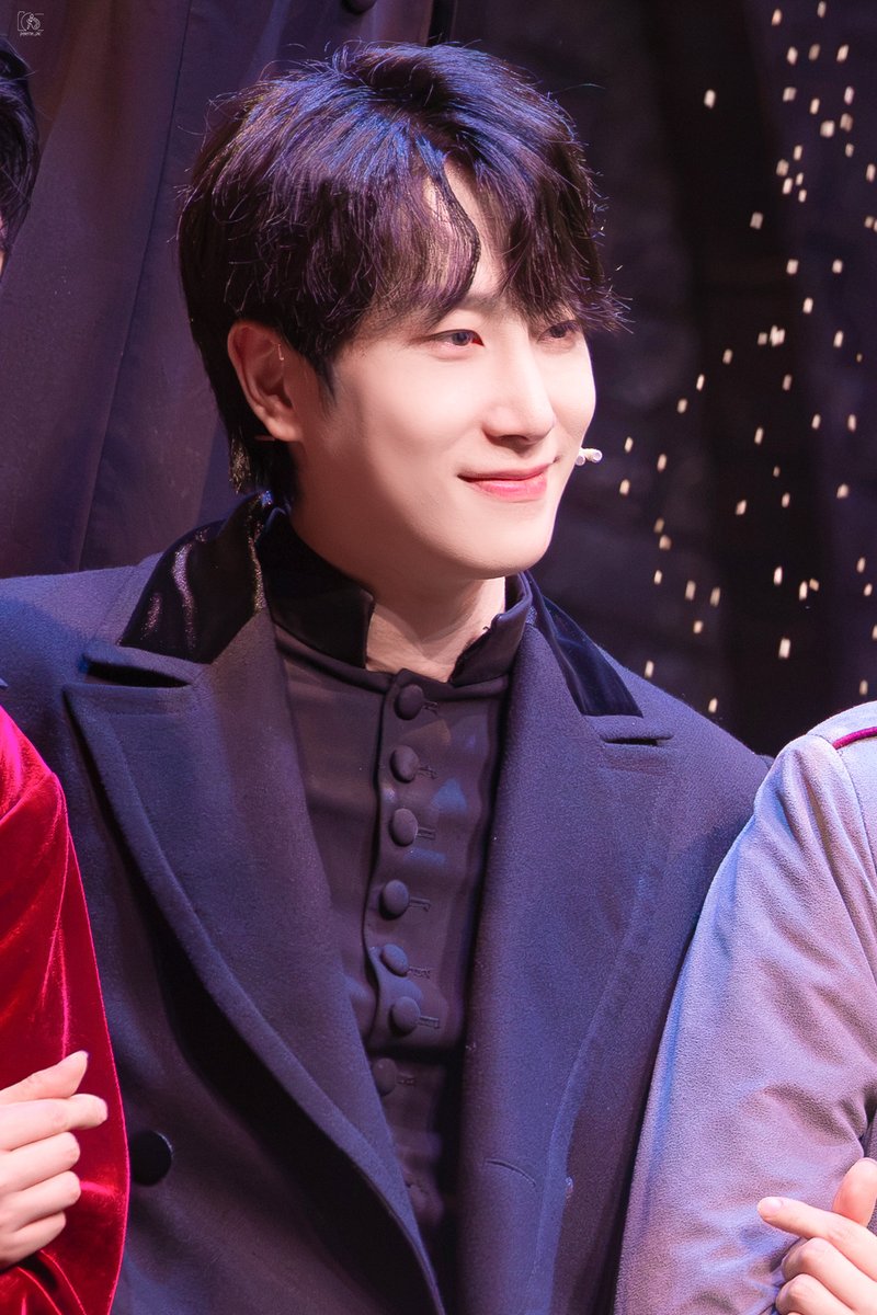 pa1ette_pic's tweet photo. 260905 뮤지컬 <브라더스 까라마조프> 무대인사

알료샤 役 #이선우 배우님 https://t.co/xDCvxyMvpw