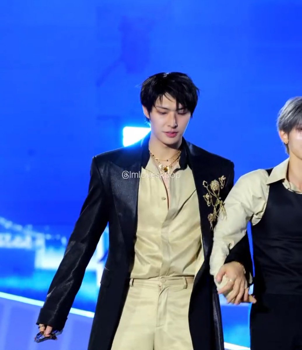 yoakari0120's tweet photo. YeoSang following and being next to MinGi at The Facts Music Award 🐥👑💕✨️ 260919 #MINGI​ #민기 #여상 #YEOSANG #fixon #Minsang #ドベズ #도베즈 https://t.co/uSj6YkHsVl