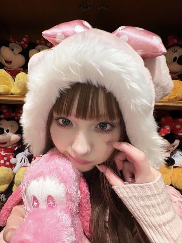 nagumi4do's tweet photo. Netflixダウンタイムに出てる鶴嶋乃愛ちゃん可愛すぎる🥹💞

・夜のスキンケアに40分
・毎日パック
・週1〜2でピラティス
・顔にはなるべく布を触れさせない

美容モチベ上がるし、できることから真似したい🥹🫶 https://t.co/LU7lcE99dA