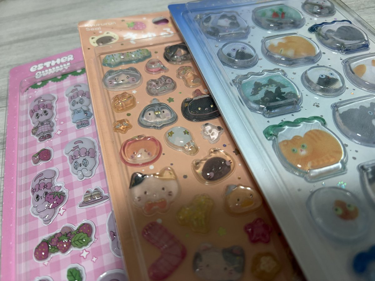 mikuu_mm's tweet photo. 新しいシールをお迎え🐰🐈‍⬛ https://t.co/MNK9HhnoAm