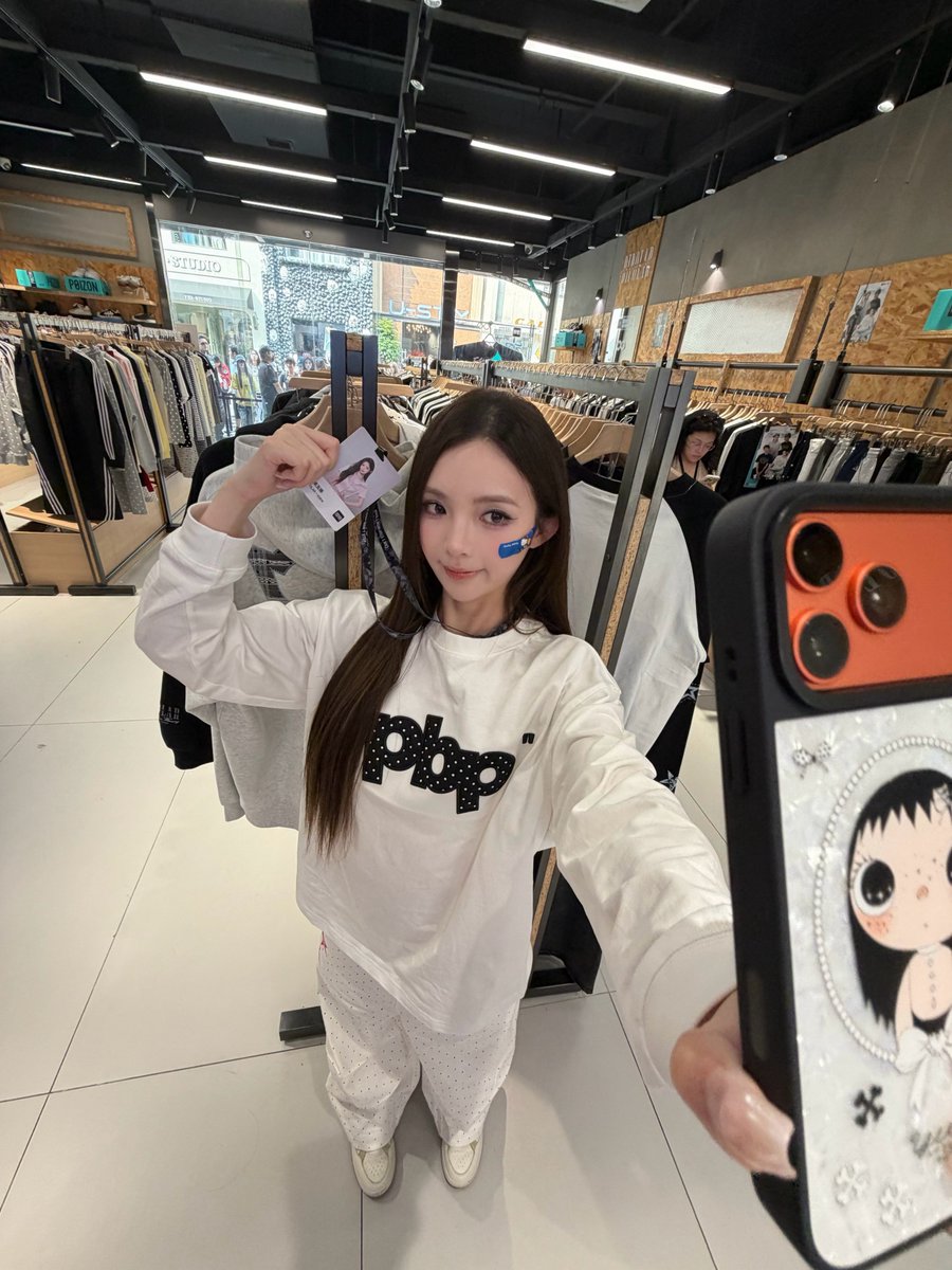 Eliwaxyyz95's tweet photo. Weibo Update ☁️ 💌 2026/09/19
Xu YangYuzhuo
©许杨玉琢
#许杨玉琢 #Eliwa #XYYZ #SEN7SES https://t.co/4sIwaHVeGR