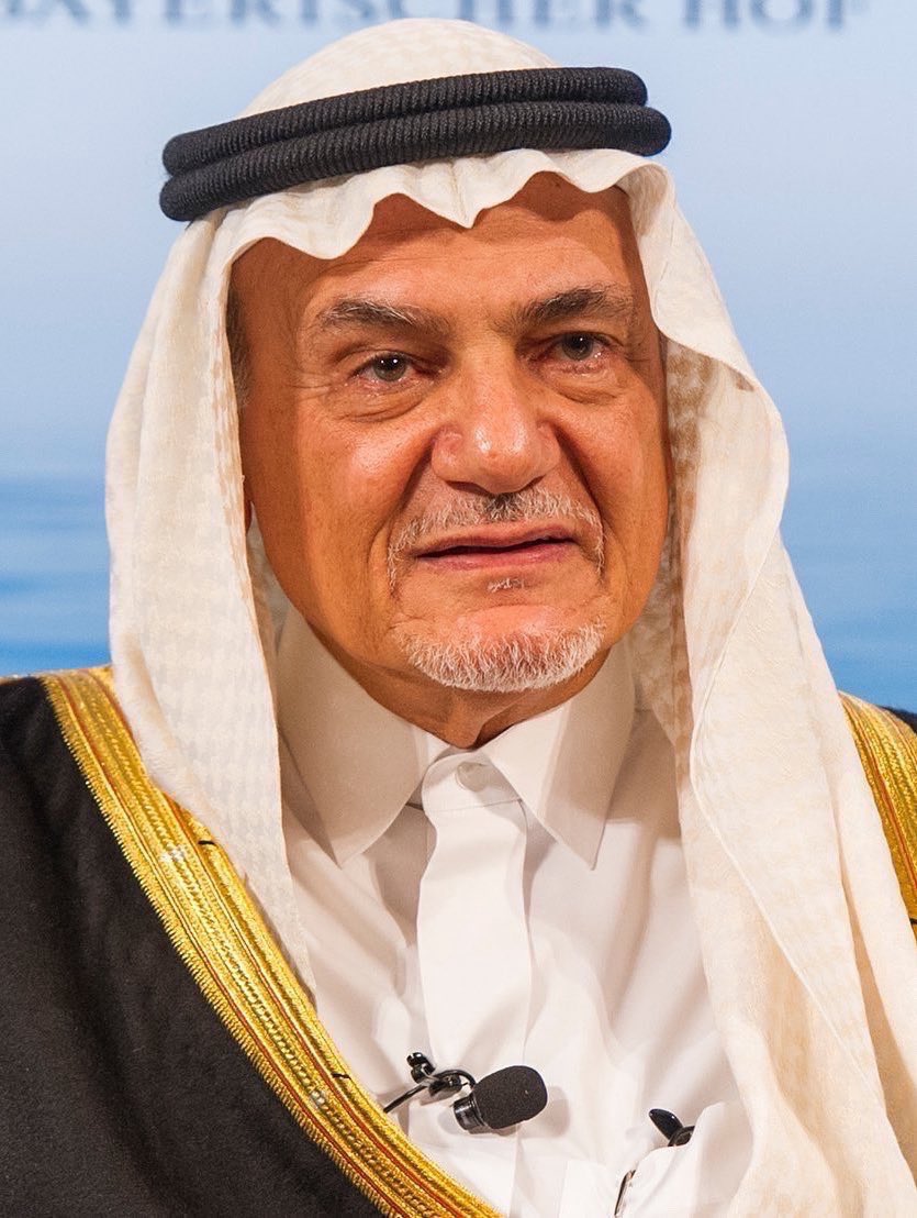 AJELNEWS24's tweet photo. الأمير تركي الفيصل :

أزمة الشرق الأوسط الراهنة تعكس انهيار نظامه الإقليمي خلال العقدين الماضيين، وأن جذورها تكمن في سعي كلٍّ من إيران وإسرائيل إلى الهيمنة على محيطهما، وفي تغذية الغرب للصراع، داعيًا الصين إلى العمل مع المملكة للضغط على الدولتين حتى تحترما سيادة جيرانهما والقانون الدولي، وتتصرفا بوصفهما دولتين طبيعيتين.

-
