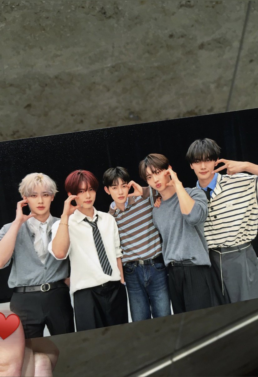 nesarang32o's tweet photo. 260920♡

今回ユジンはハートタッチで一瞬しか会えなかったけど見つめあいながらサランヘだけは言いあえて幸せだった♥️
テレパシーはチャンダムズで2人とも優しかったし楽しませてもらいましたჱ̒⸝⸝> ·̫ <⸝⸝ᐡ➿⭐️︎⸝⋆

오늘도 잘생겼었어용 수고했어♡

#AND2BLE https://t.co/m2HvnpvSw9