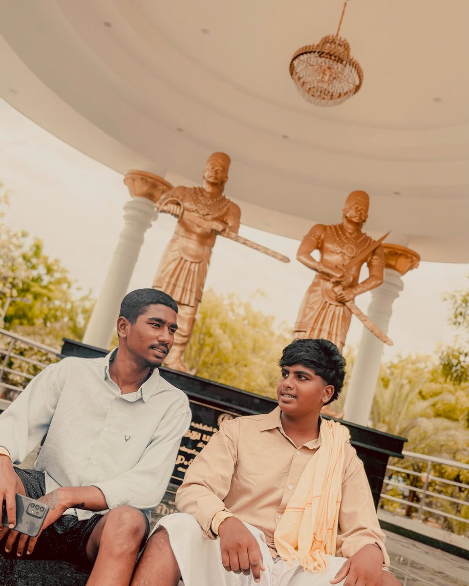 VanessaFlelo's tweet photo. The Maruthu brothers. https://t.co/jNqegOf70i