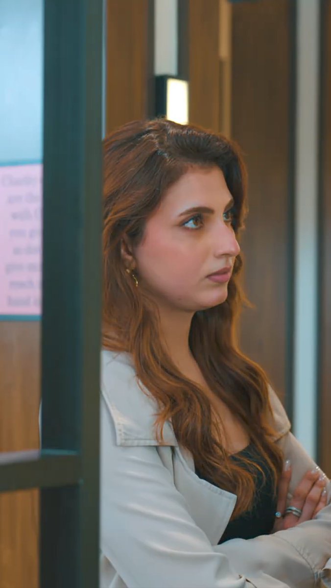 Rebelliaa's tweet photo. My timeline just got blessed by Tara Verma and I’m not recovering. 🫠🤍

@Farrhana_bhatt 👑💗

#RomeoOnDuty 
#FarrhanaBhatt #FarrhanaRebellions https://t.co/vROOV4yzz9