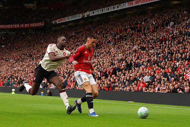 _utdjack_'s tweet photo. May 3rd 2026 - Konate shoves Sesko into a #mufc advertising board and receives no punishment

Sesko has now been managing the injury to his shin as a result of Konate's foul play for 4 months now.

Dirty fucking Scouse Cunts https://t.co/o2rVkpdmPg
