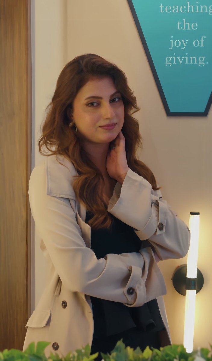 Rebelliaa's tweet photo. My timeline just got blessed by Tara Verma and I’m not recovering. 🫠🤍

@Farrhana_bhatt 👑💗

#RomeoOnDuty 
#FarrhanaBhatt #FarrhanaRebellions https://t.co/vROOV4yzz9