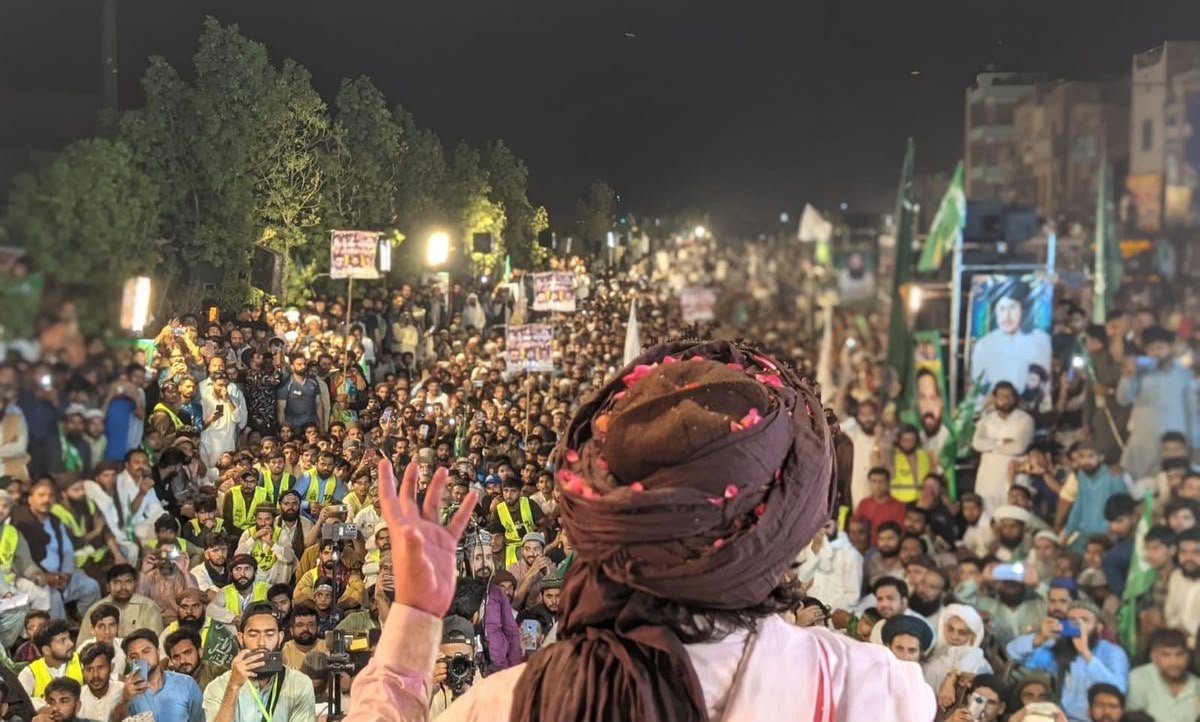 BINTENADEEM36's tweet photo. اندھا ہے قانون اس نگری کا جس نگری کے مصنف بہرے ہوتے ہیں https://t.co/baYUJPPgjD