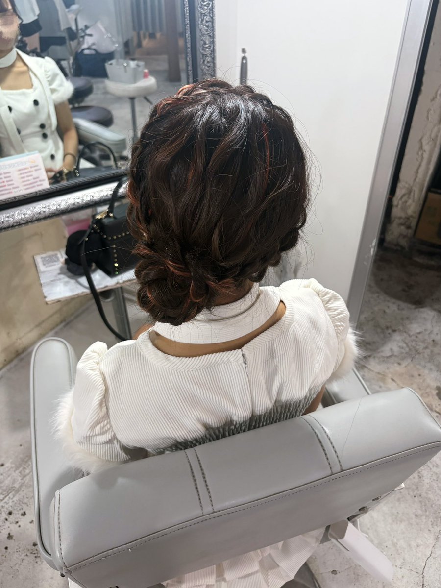 h_18chan's tweet photo. 今日のヘアメ😻😻 https://t.co/Gyhyg333Bg