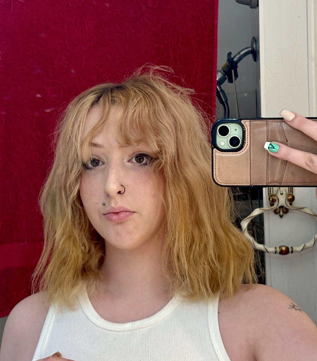 eatitemma's tweet photo. @NMansssy60023 Im strawberry blonde and alternative! https://t.co/uQ7bJZS9Xy