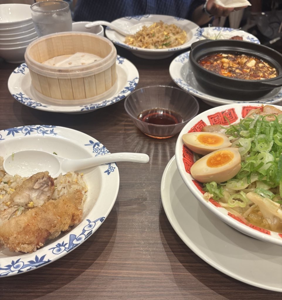 myon8686's tweet photo. 実は今日はちょっとだけ東京ぶらぶらしてました😅昼ご飯お腹いっぱい食べたからスロットも勝てたかな　腹減ってるとまじで勝てないこと多くないですか😓 https://t.co/TCplduxe96