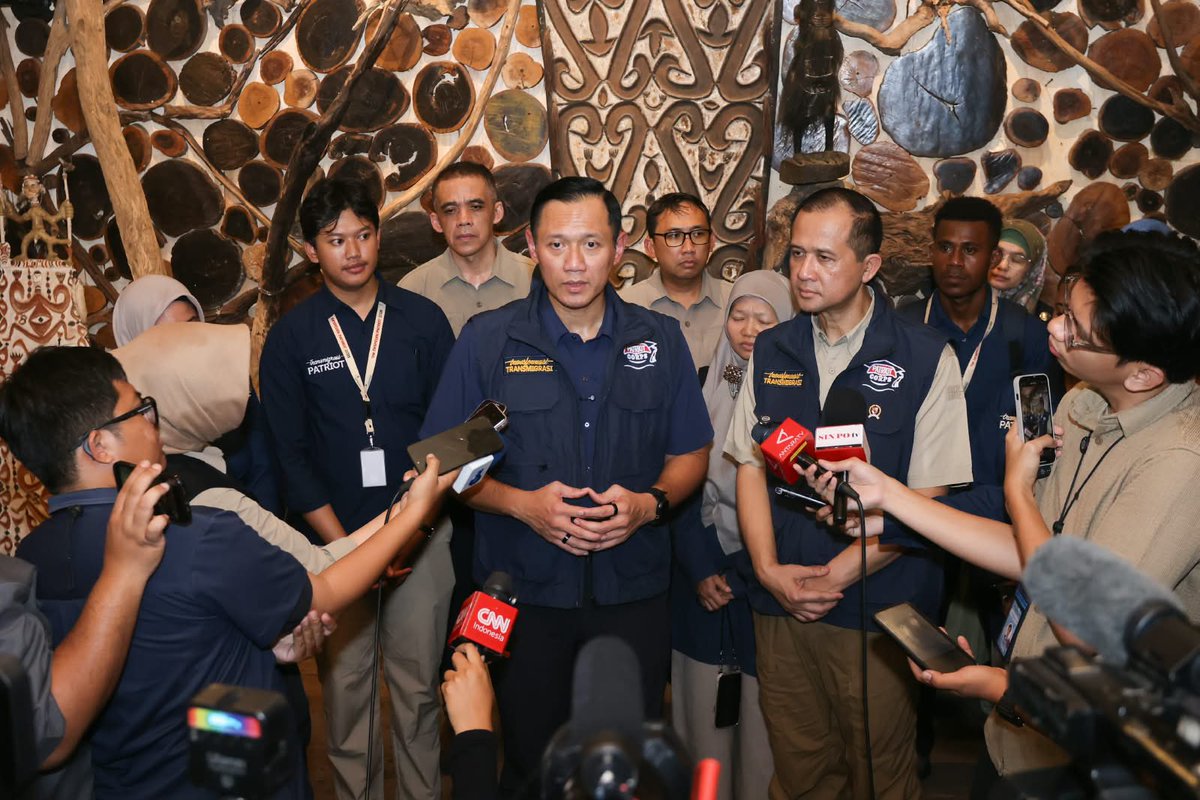 demokrat_sub's tweet photo. Tim Ekspedisi Patriot menghadirkan solusi nyata di Papua, mulai dari peningkatan pendapatan mama-mama OAP, akses belajar, jaringan telekomunikasi, air bersih, hingga energi alternatif.

#MenkoAHY #EkspedisiPatriot #Papua #DemokratSurabaya https://t.co/PxcUXEHlkO